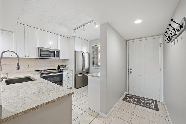 APT-305 - 301 S Seas Dr, Condo with 2 bedrooms, 2 bathrooms and null parking in Jupiter FL | Image 11