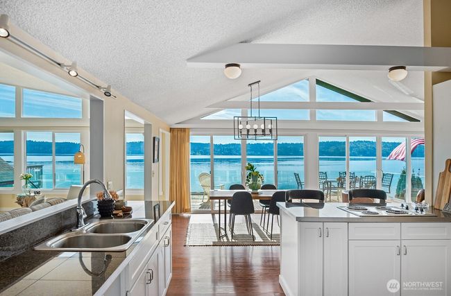 11613 Sw Shawnee Rd, House other with 5 bedrooms, 3 bathrooms and null parking in Vashon WA | Image 9