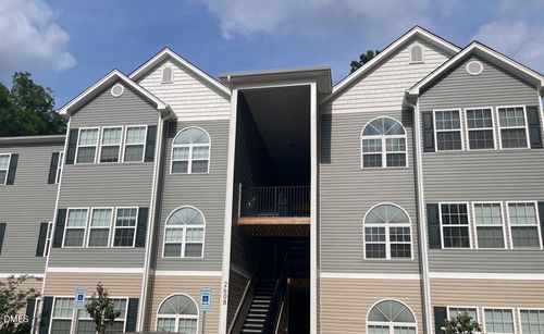 h-2608 Pennoak Way, Greensboro, NC, 27407-3945 | Card Image