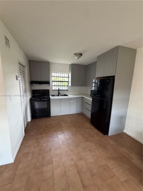 2-6747 Nw 5th Ct, Miami, FL, 33150-3901 | Card Image