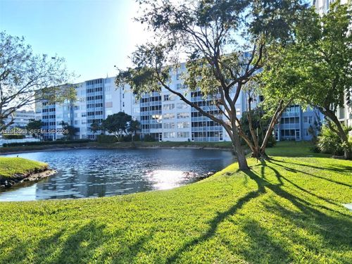 202-1700 Ne 191st St, Miami, FL, 33179-4205 | Card Image