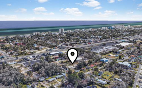 1013 31st Ave S, Atlantic Beach, SC, 29582-4748 | Card Image