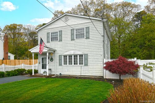 171 Pauline St, Holbrook, NY, 11741-3723 | Card Image