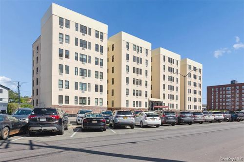 204-25 W Broadway, Long Beach, NY, 11561 | Card Image