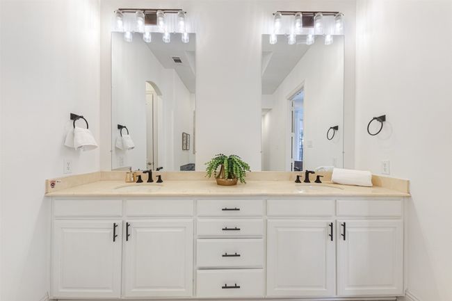 2600 Grail Maiden Ct, Townhouse with 4 bedrooms, 4 bathrooms and null parking in Lewisville TX | Image 15