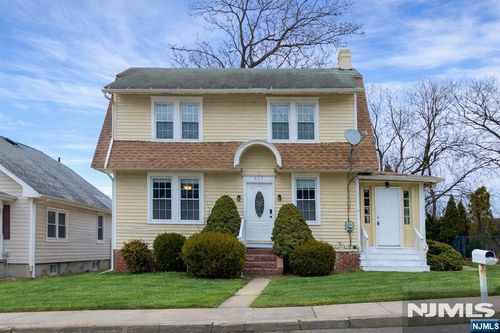 505 Neck Rd, Burlngtn Twp, NJ, 08016-2115 | Card Image