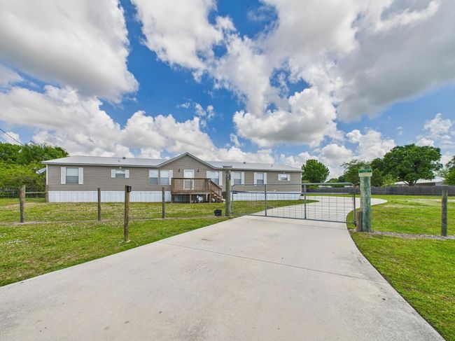 2452 Se 21 St Ter, House other with 4 bedrooms, 2 bathrooms and null parking in OKEECHOBEE FL | Image 49