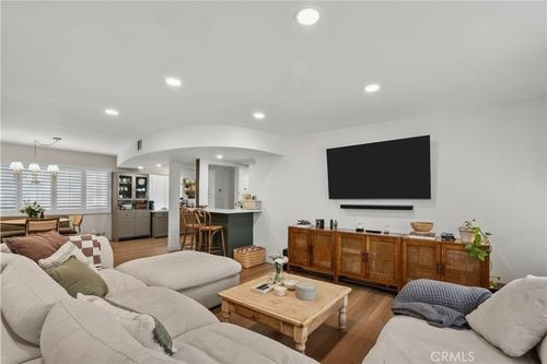 212-4445 Cartwright Ave, Toluca Lake, CA, 91602-2381 | Card Image