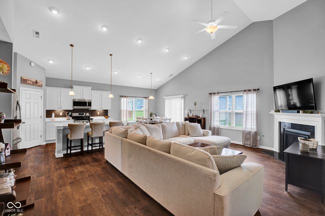 2006 Monticlair Ln, House other with 3 bedrooms, 2 bathrooms and null parking in Columbus IN | Image 16
