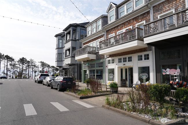 211 Market St, Townhouse with 3 bedrooms, 4 bathrooms and 1 parking in Pacific Beach WA | Image 22