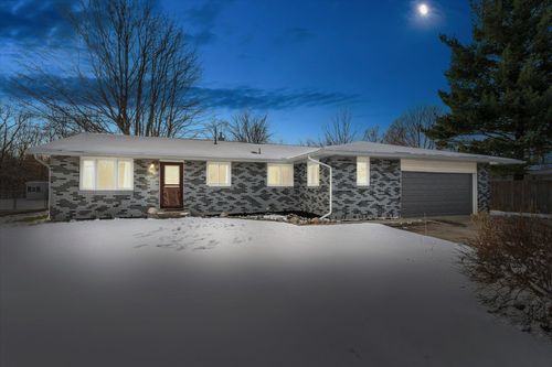 68030 Eagle Lake Rd, Edwardsburg, MI, 49112-9543 | Card Image