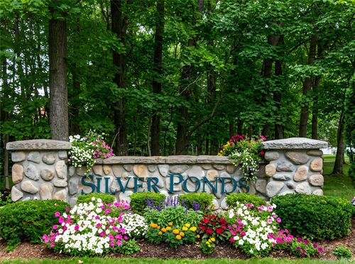 359-359 Colonial Cir, Manorville, NY, 11949-2643 | Card Image