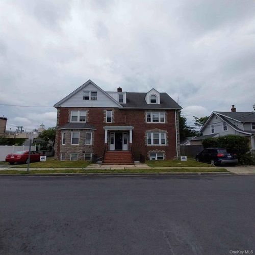 1-19 Madison Ave, Hempstead, NY, 11550-4811 | Card Image