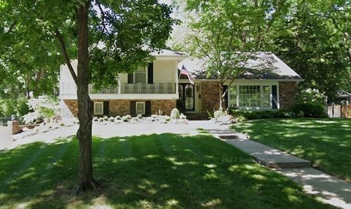 4825 W 81st St, Prairie Village, KS, 66208-5031 | Card Image