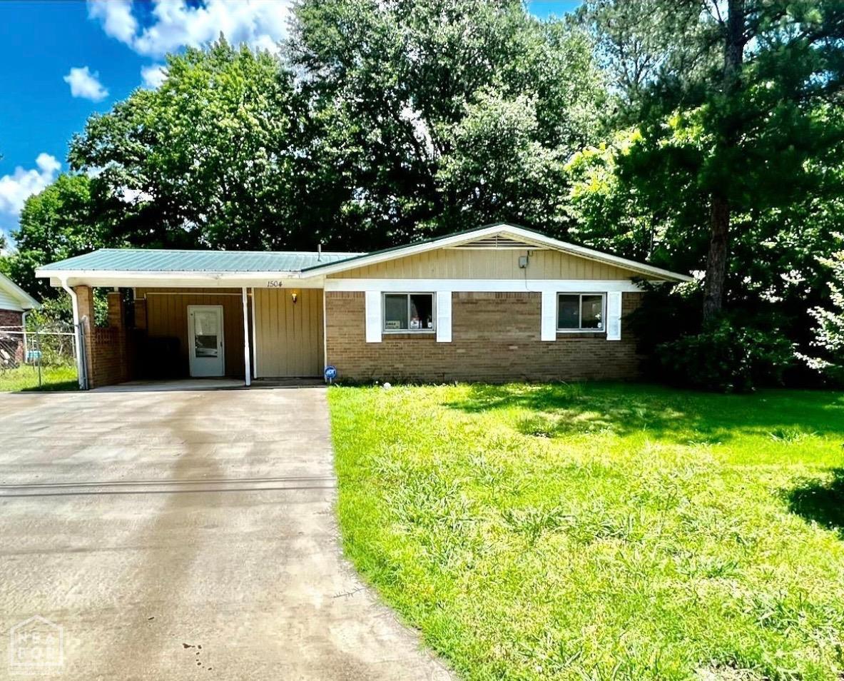 Garland Dr, Jonesboro, AR 72401