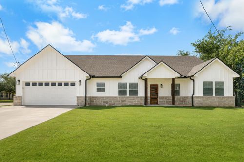 304 E Adams St, Riesel, TX, 76682-2909 | Card Image
