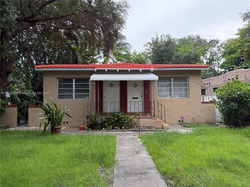 220-230 Hibiscus Dr, Miami Springs, FL, 33166-5235 | Card Image