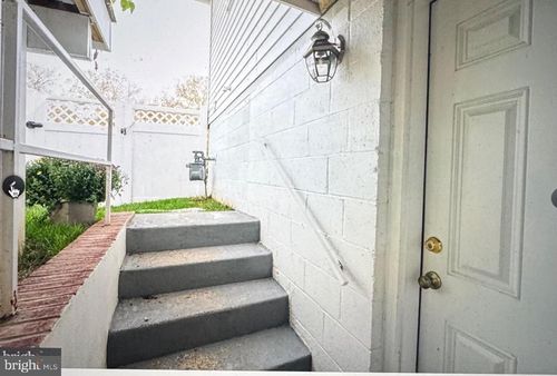 7605 Hayfield Rd, ALEXANDRIA, VA, 22315-4006 | Card Image