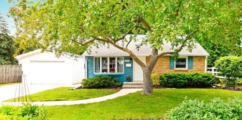 2030 Libal Street, ALLOUEZ, WI, 54301 | Card Image