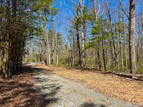 42 Devlin Road, Highland, NY, 12743 | Card Image