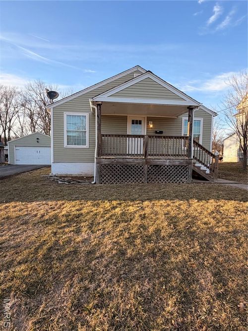 411 W 2nd St, Montgomery City, MO, 63361-1729 | Card Image
