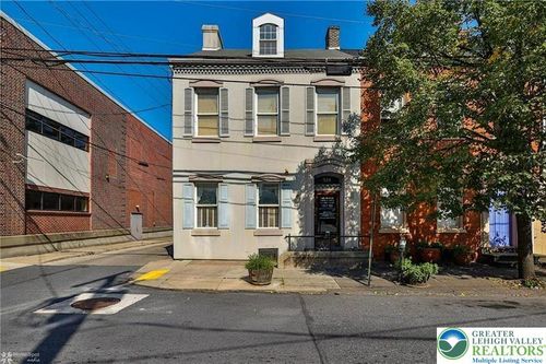 523 W Linden St, Allentown, PA, 18101-1415 | Card Image