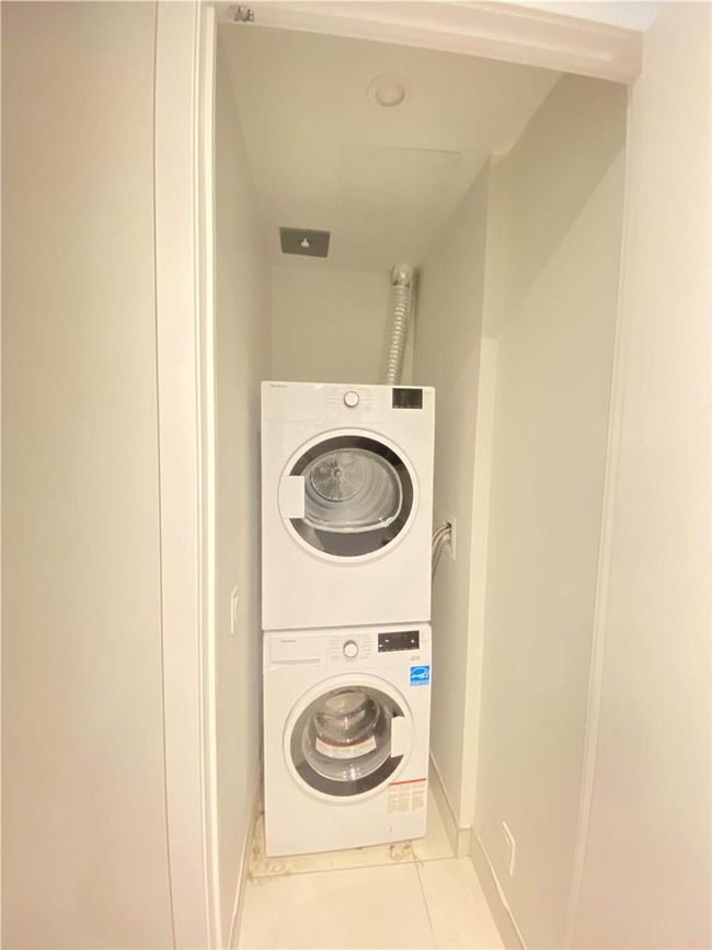 05 - 5 Buttermill Ave, Condo with 2 bedrooms, 2 bathrooms and null parking in Vaughan ON | Image 5