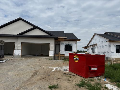 1272 Berkshire Ln, North Liberty, IA, 52317-4894 | Card Image