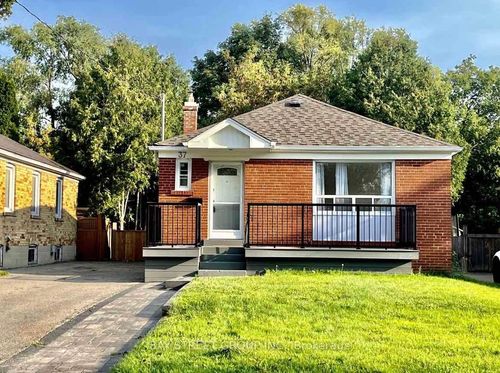 main-floor-37 Bayard Ave, Scarborough, ON, M1R4A4 | Card Image