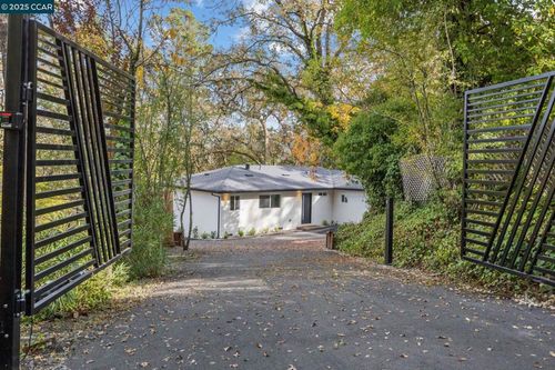 7 Los Amigos, Orinda, CA, 94563-1605 | Card Image