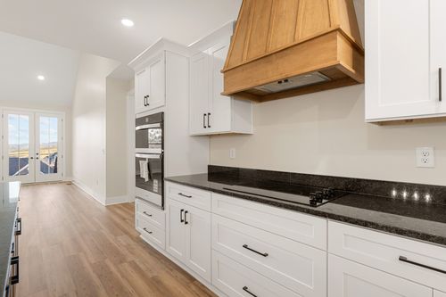 565 Bridle Path Ln, Hartsville, TN, 37074-3585 | Card Image