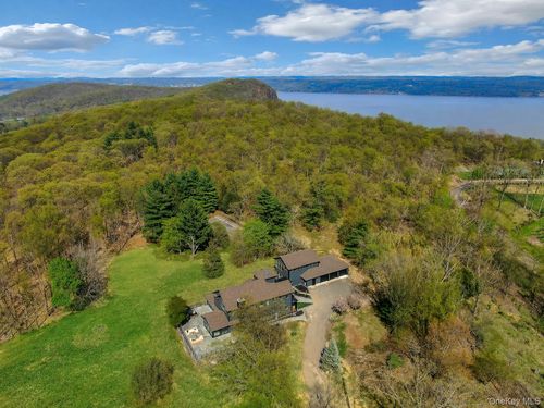 20 Old Stone Rd, Valley Cottage, NY, 10989-2242 | Card Image