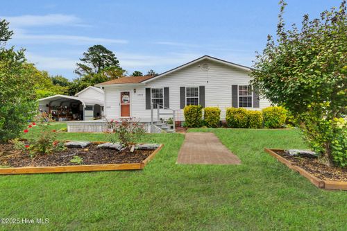 1802 Wilmington St, New Bern, NC, 28560-3052 | Card Image