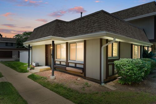 5521 Pebblebeach Dr, Hanover Park, IL, 60133-5454 | Card Image