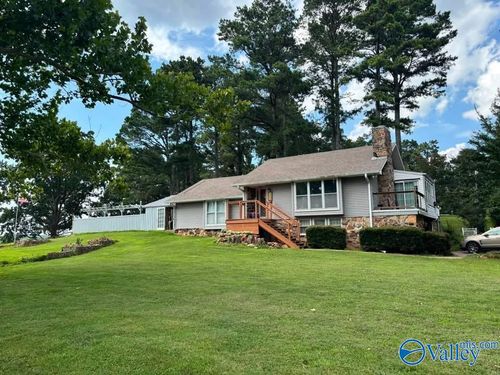 1311 Whispering Hills Cir Nw, Hartselle, AL, 35640-4254 | Card Image