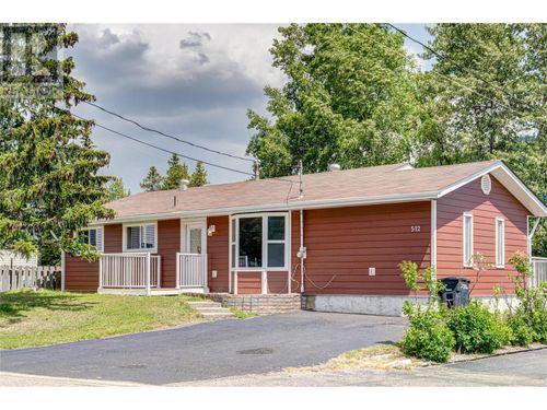 512 Elk St, Elkford, BC, V0B1H0 | Card Image