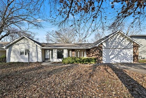 2709 Lawrence Ave, Lawrence, KS, 66047-3017 | Card Image