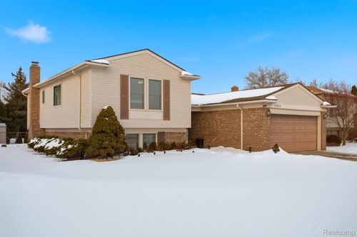 13853 Deepwood Ct, Sterling Heights, MI, 48312-4238 | Card Image