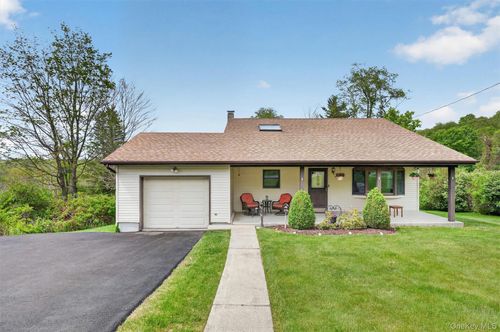 8 Meadow Ct, Carmel, NY, 10512-4544 | Card Image
