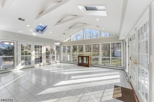 850 Valley Rd, Watchung, NJ, 07069-6121 | Card Image