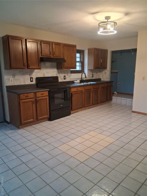 a-18A Ugo Dr, Newburgh, NY, 12550-2360 | Card Image