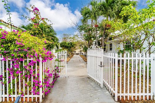 4-8335 Crespi Blvd, Miami Beach, FL, 33141-1321 | Card Image