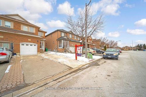 72 Ridgefield Crt, Brampton, ON, L6P1B3 | Card Image