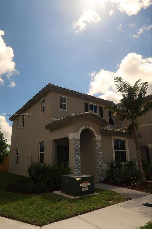 1501 Se 27th Rd, Homestead, FL, 33035-2526 | Card Image