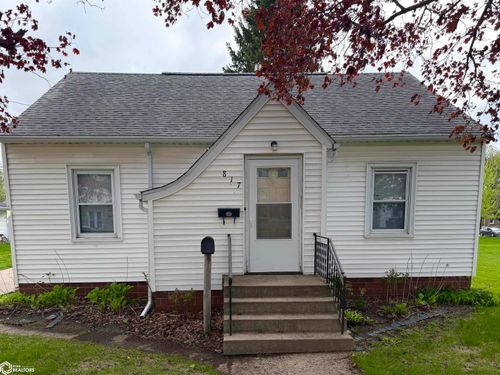 817 Pierce St, Iowa Falls, IA, 50126-1416 | Card Image