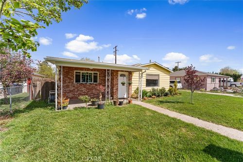 107 Brentwood Dr, Tehachapi, CA, 93561-2319 | Card Image