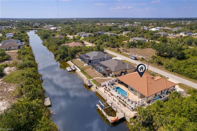 Beautiful terrace with Boat Dock | Image 26