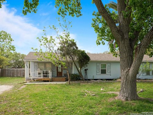 222 S 12th St, Aransas Pass, TX, 78336-4404 | Card Image