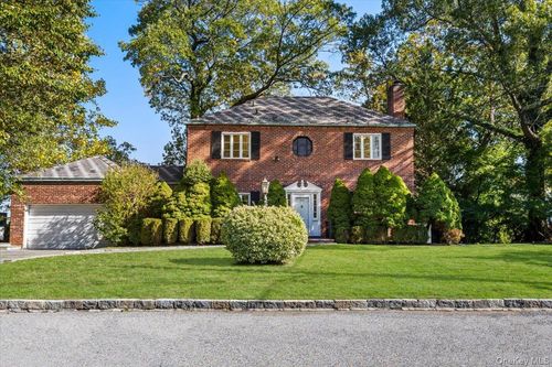 210 Wyndcliffe Rd, Scarsdale, NY, 10583-4726 | Card Image