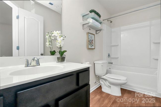 Secondary full bathroom upstairs. | Image 26